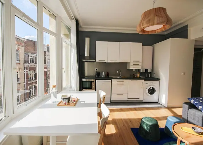 Fully-Equipped Apartment In City Center + Parking