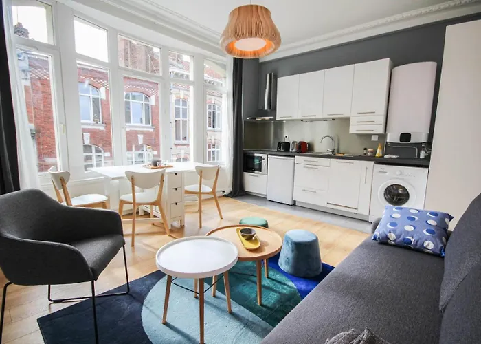 Fully-Equipped Apartment In City Center + Parking